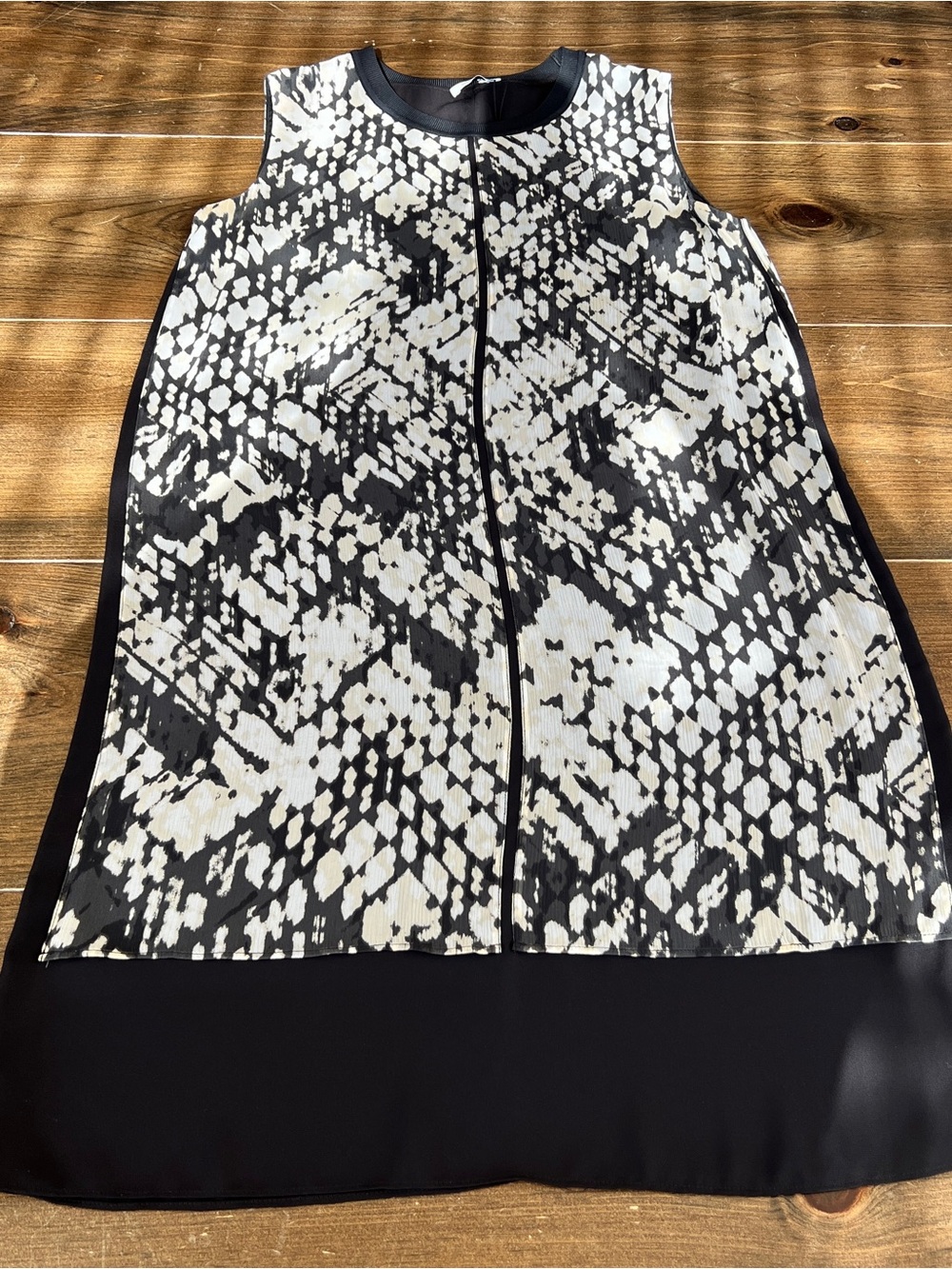 Vince sleeveless silk shift dress Black and White Abstract Print-size 8